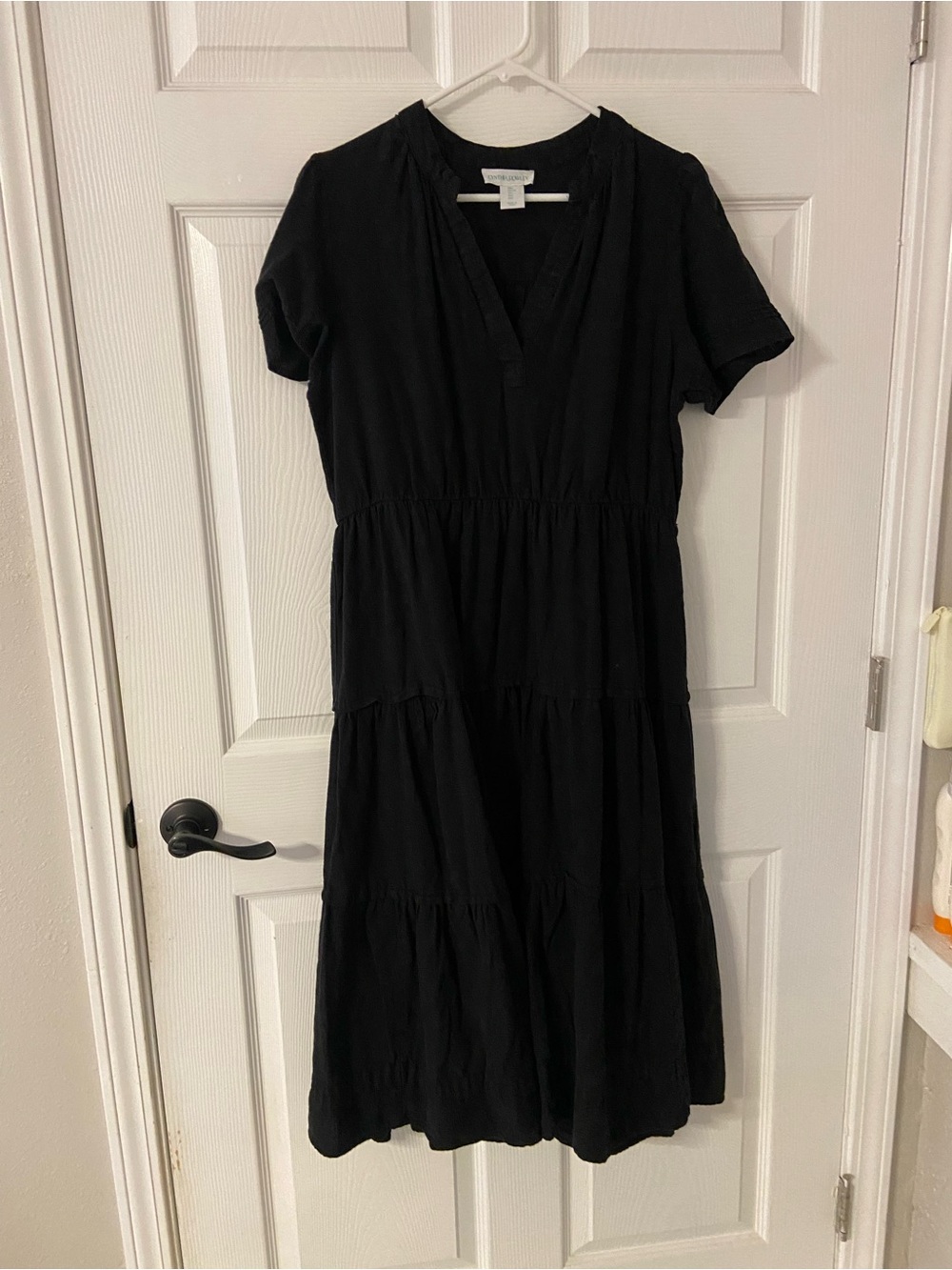 T42a- CYNTHIA ROWLEY Black Tiered Split-Neck Maxi Dress